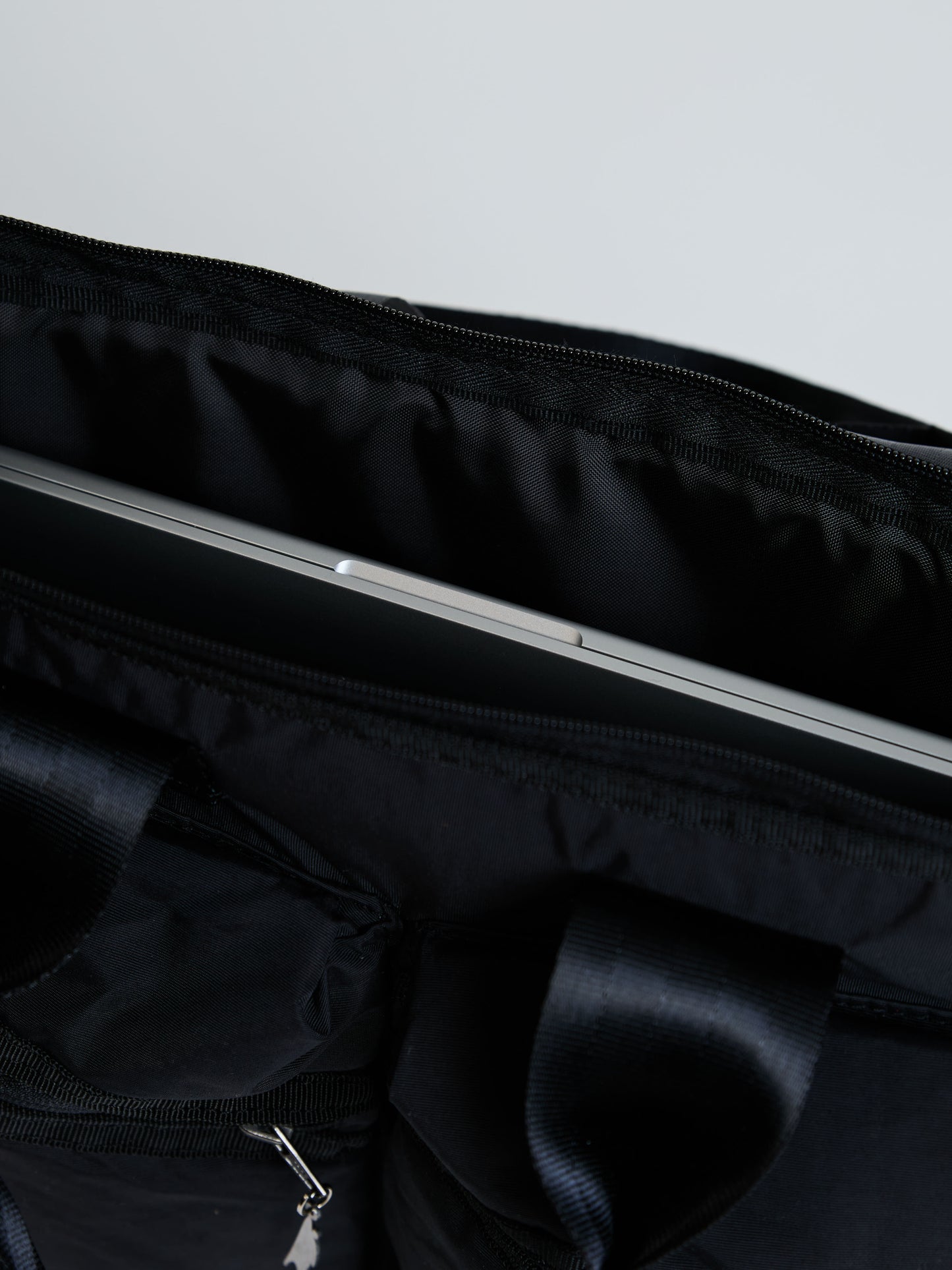 BOLSO DE TRABAJO FORMA X THEGOODCUT