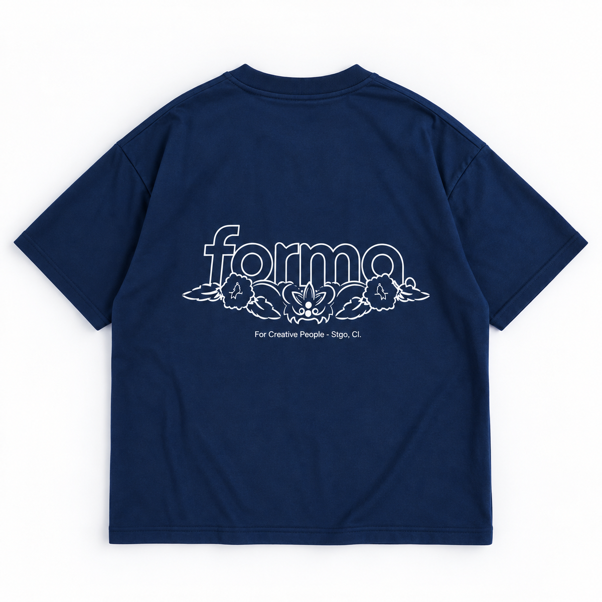 Polera azul oversized FORMA, espalda con logo ilustrado